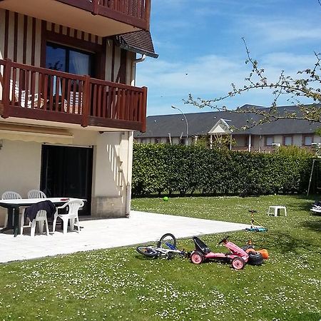 Les Manoirs Appartamento Deauville Esterno foto