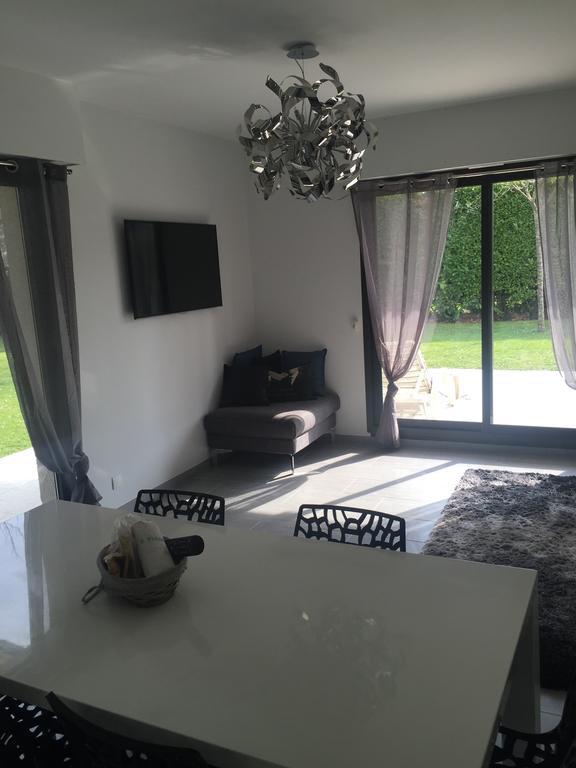 Les Manoirs Appartamento Deauville Esterno foto